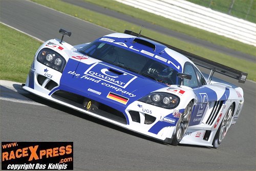 Zakspeed Saleen vertrekt vanop de eerste rij naast de GLPK C6-R